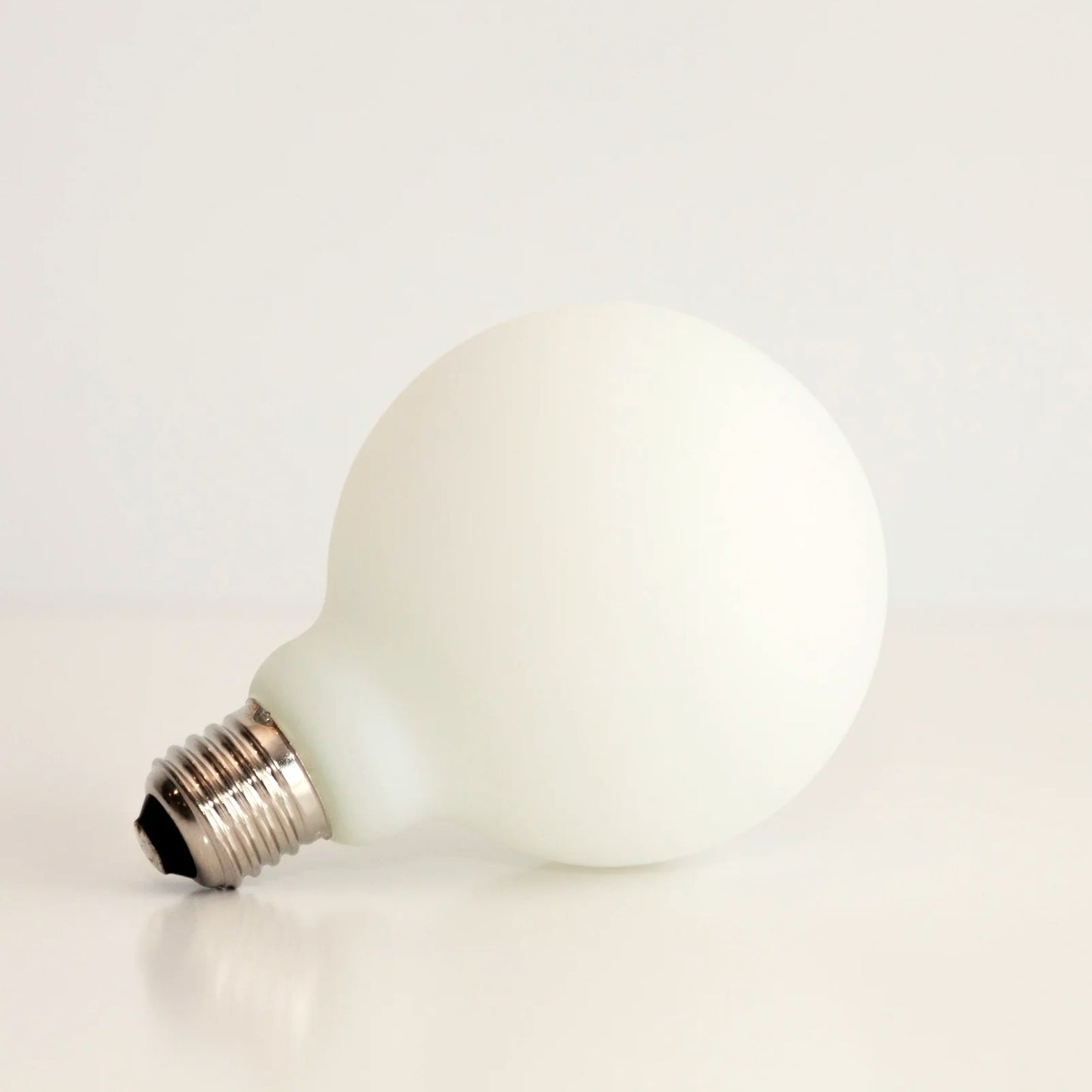 LQ Warm White LED Light Bulb (E27 Base, G95, 6W/7W, 2700K/3000K)-Mianzi