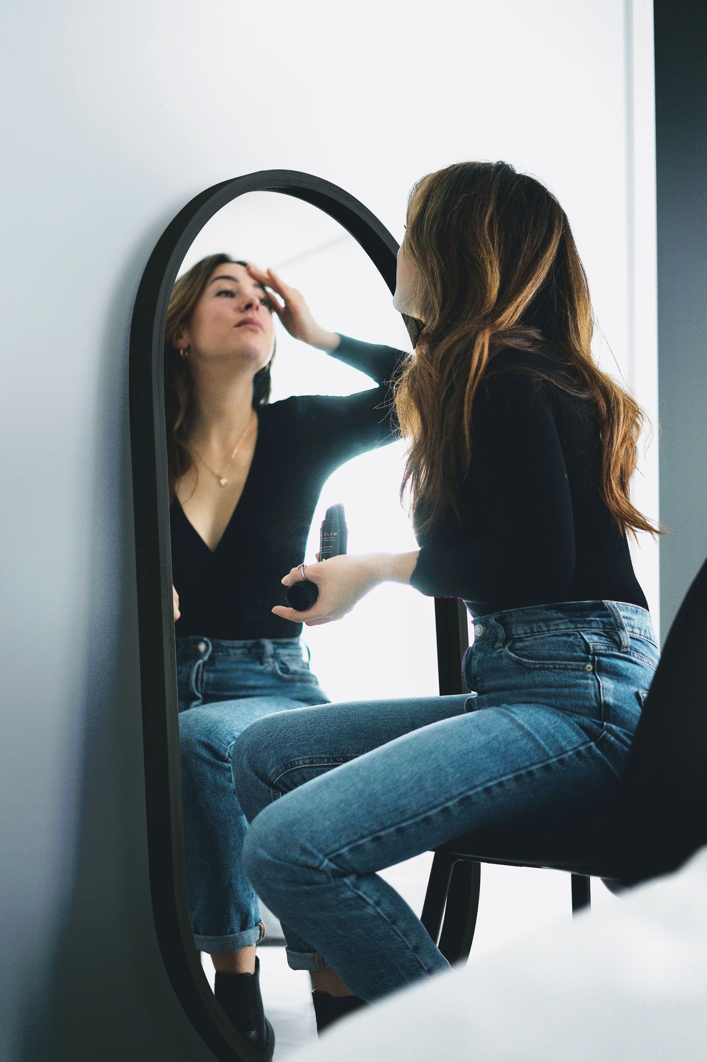 Mira Oval Mirror (Large)
