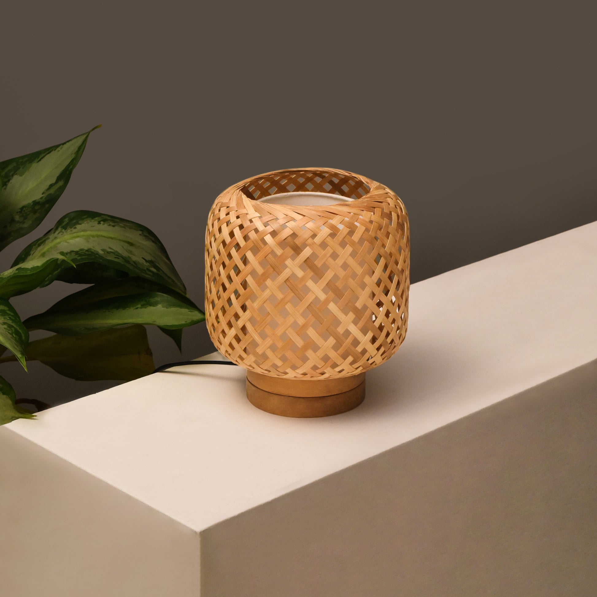 Opium Table Lamp: Designer Bamboo Table Top Lamp Decor [20cm/8in(Dia) X 22.5cm/9in(H)]-Mianzi