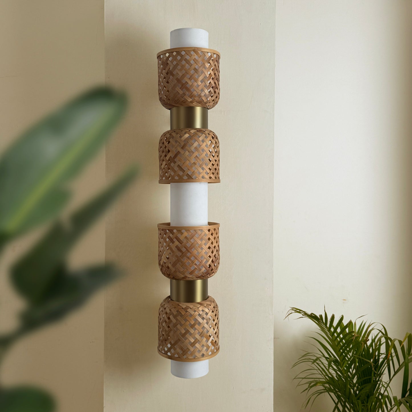 Metamorphosis Linear Wall Lamp Sconce DD: Handmade Bamboo Lighting for Cafe Corner Decor [107.5cm/42in(L) x 20cm/8in(H)]-Mianzi