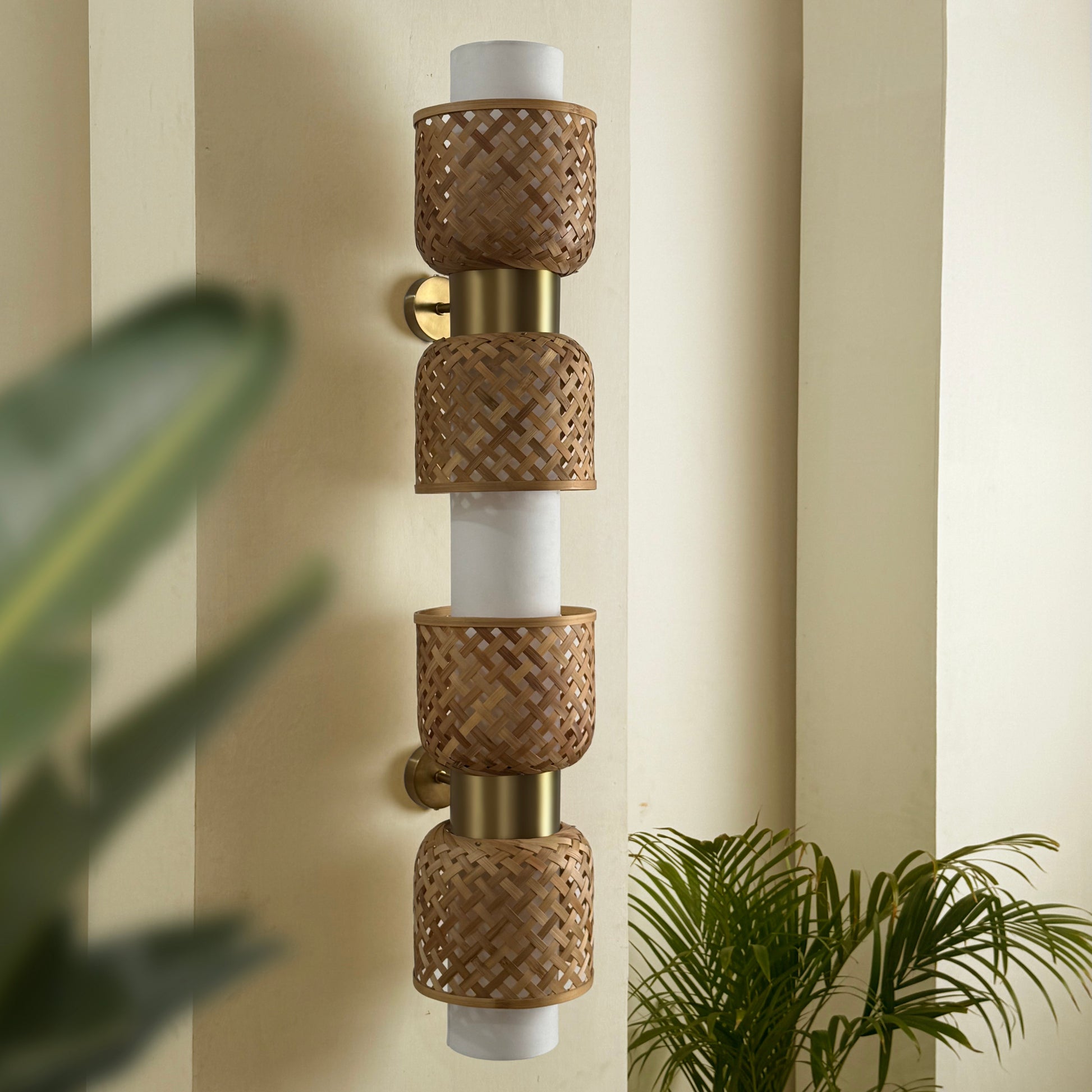 Metamorphosis Linear Wall Lamp Sconce DD: Handmade Bamboo Lighting for Cafe Corner Decor [107.5cm/42in(L) x 20cm/8in(H)]-Mianzi